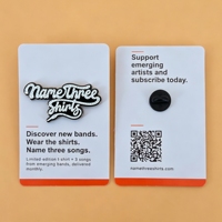 Pins en émail dur et doux, badges de revers en métal, pins personnalisés d'anime et de dessin animé, avec carte de support, design amusant et mignon, vente en gros