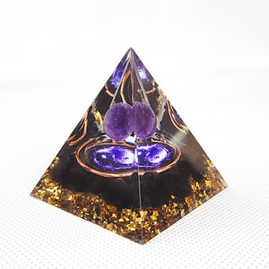 Ornement en résine époxy cristalline en forme de pyramide avec motif Tai Chi, décoration d'intérieur, cadeau artisanal - Product Image 4