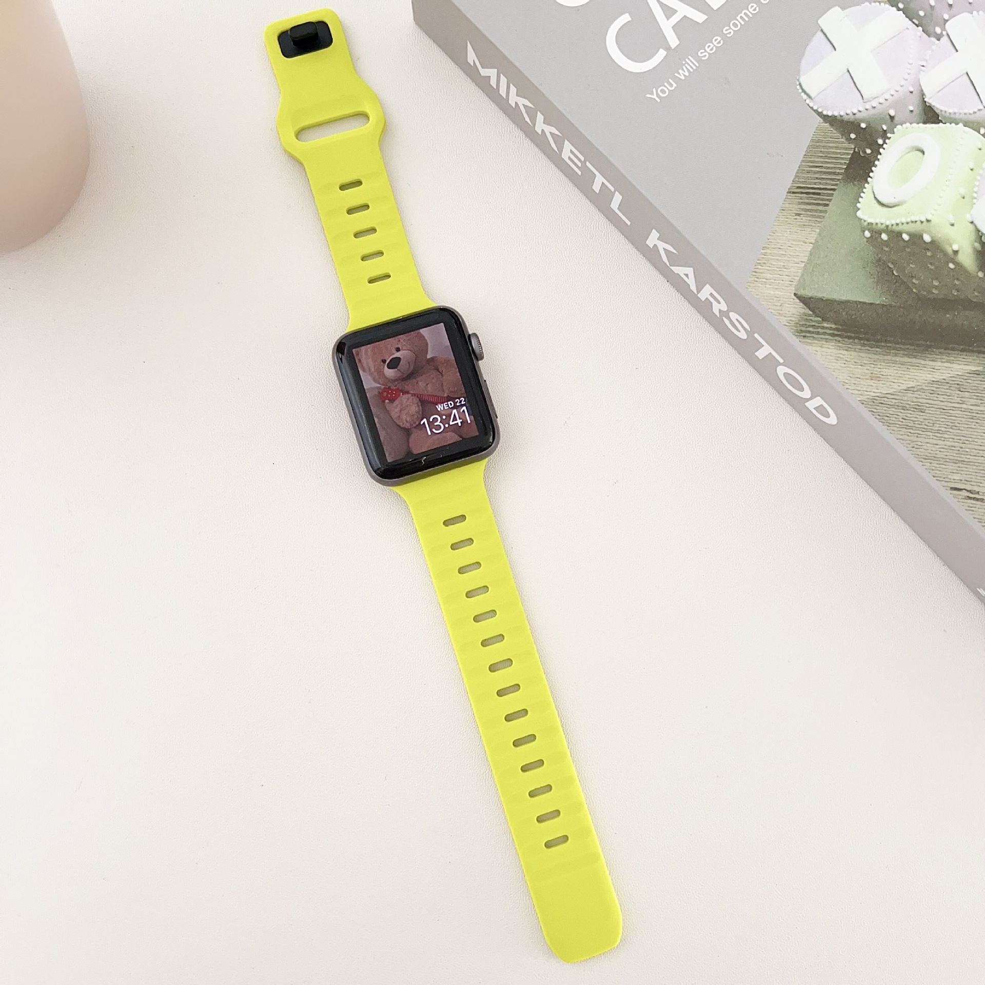 สีเขียวเรืองแสง