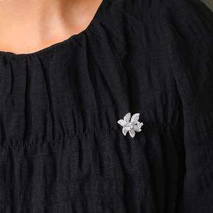 Venta al por mayor personalizado diamante cobre chapado en oro collar de perlas naturales colgantes encantadora flor perla plata colgante encantos para mujeres - Product Image 6