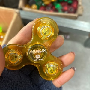 Nouveaux Fidget Spinners Lumineux Personnalisables avec Logo pour Enfants, Jouet LED en Plastique et Métal de Haute Qualité, Cool et Lumineux - Product Image 3