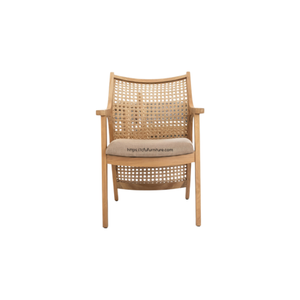 La chaise de salle à manger Alula, qui combine du teck de haute qualité et un tressage en rotin naturel, offre à la fois confort et style. - Product Image 3