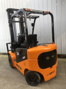 Minicargadora Diesel Usada de Alta Calidad, Marca China Hangzhou, de 1.2-7 Toneladas, Altura de Elevación de 3.5m, Modelo 2012, Portátil - Product Image 5