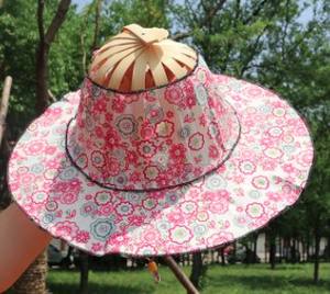 Sombrero de Bambú Plegable con Diseño Floral Pintado, Listo para Enviar, Ideal para Viajes al Aire Libre - Product Image 4