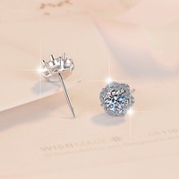 Perhiasan Mewah Hadiah Liburan Wanita Anting Bunga 1ct Perak Sterling S925 VVs1 Anting Stud Moissanite