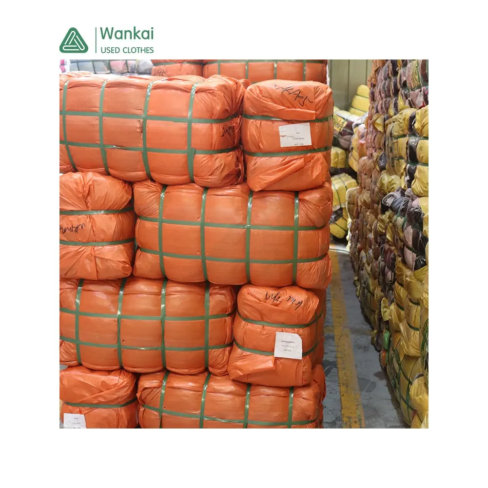CwanCkai 90% 깨끗한 유행 중고 의류 베일, 뜨거운 판매 다채로운 혼합 의류 500 kg 베일