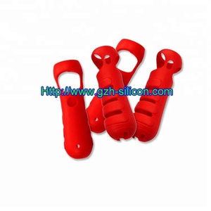 ปลอกหุ้มกันกระแทกซิลิโคนเกรดอาหารแบบร้อนอัดขึ้นรูปตามสั่ง (OEM) สำหรับขวดน้ำแก้ว - Product Image 4