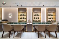 Vitrine à bijoux en verre sur mesure avec éclairage LED |   Présentoir de Luxe Écologique et Durable |   Boutiques et kiosques de bijouterie personnalisables