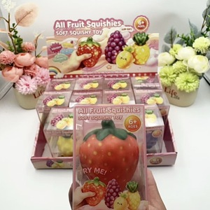 Produit phare : Jouet de décompression en PU à rebond lent, à commande vocale, en forme de fruits croustillants simulés (Pastèque, Ananas, Raisin), avec fonction musicale - Product Image 5