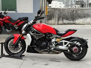Motocicleta Ducati Diavel 1250CC Usada de Segunda Mano, Motocicleta de Calle a Gasolina, Lujosa y Potente, Motor Diavel de Alto Rendimiento 1000 - Product Image 6
