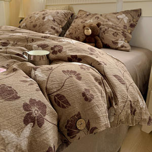 ऑल-कॉटन चार-पीस आरामदायक सेट पानी प्रतिरोधी 300tc पुष्प रेट्रो बटन बटन डिजाइन डॉर्म-अनुकूल बिस्तर कवर और रजाई - Product Image 3