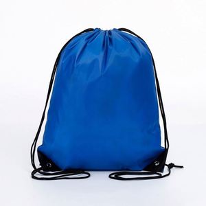 กระเป๋าโพลีเอสเตอร์แบบเรียบ 210D สำหรับโปรโมชั่น กีฬา ของขวัญ กระเป๋าแบบมีเชือกผูก - Product Image 4