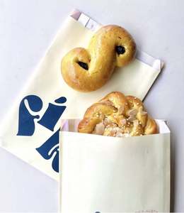 Sac en papier kraft brun de qualité alimentaire, imprimé avec logo personnalisé, résistant à la graisse, pour emballer biscuits, beignets, sandwichs et pains. - Product Image 4