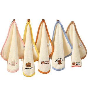 Toalla de Bebé Absorbente de Felpa de Coral, Diseño Cuadrado Pequeño con Patrón de Dibujos Animados, Suave para la Piel, Resistente a la Saliva, para Niños, Venta al Por Mayor - Product Image 1