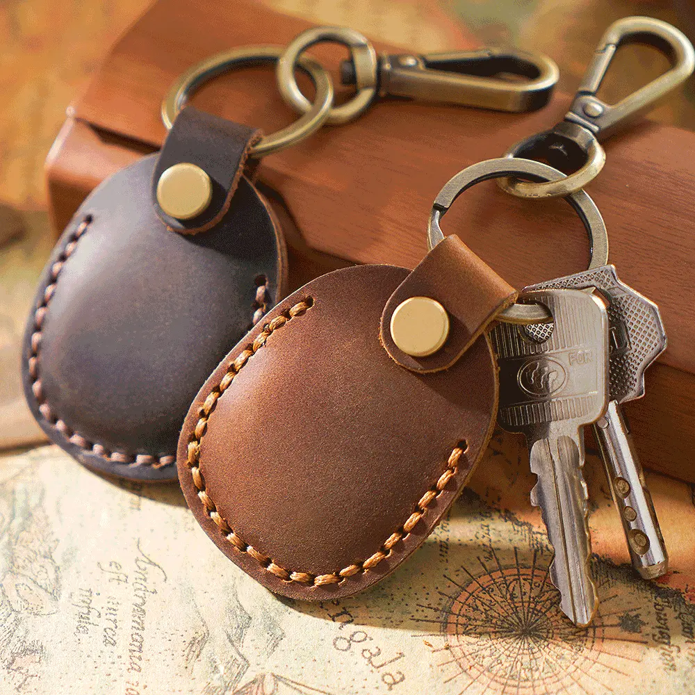 2024 Custom Anti-lost Portable Holder with Keychain Handmade Retro Genuine Leather Protective Case for AirTag Cover Case