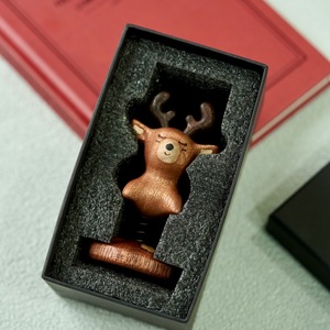 Adorno de madera de ciervo YiTao, decoración navideña móvil de primavera, regalo para el hogar y el escritorio - Product Image 3