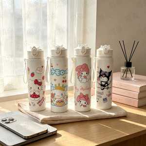 Botella de agua infantil de dibujos animados de Sanrio con correa y pajita a prueba de fugas para viaje - Product Image 3
