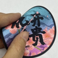 Faible MOQ 20 pièces – Écusson thermocollant 3D personnalisé en silicone, étiquette logo en caoutchouc gaufré pour T-shirt, vêtements, sac, chapeau