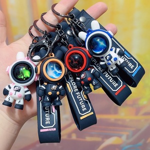 سلسلة مفاتيح كرتونية مخصصة لرائد الفضاء ثلاثية الأبعاد من كلوريد البولي فينيل للطباعة بالأشعة فوق البنفسجية متينة صديقة للبيئة حلقة مفاتيح - Product Image 1