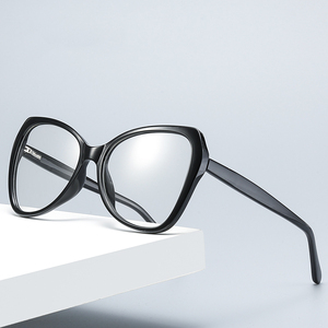 Montures de lunettes <span class=keywords><strong>papillon</strong></span> brillantes bleues Vintage TR90 pour femmes Nouvelles lunettes TR90 à lumière progressive de Guangzhou - Product Image 3