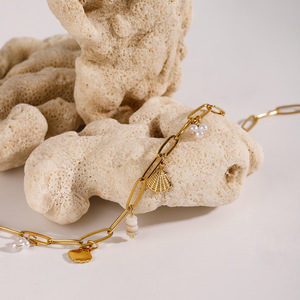 Collier chic en chaîne dorée avec pendentif en coquille de perle, bijoux unisexes à porter au quotidien - Product Image 3