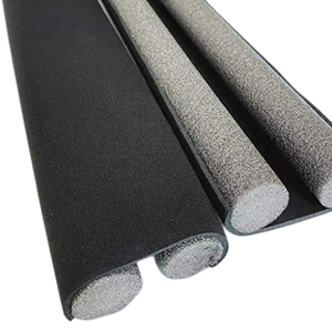 Protector de Puerta Moderno de Espuma de Cuero PU, Sellador Inferior de Puerta, Bloqueador de Corrientes de Aire, Tira de Sellado para Clima Extremo con 1 Año de Garantía - Product Image 1