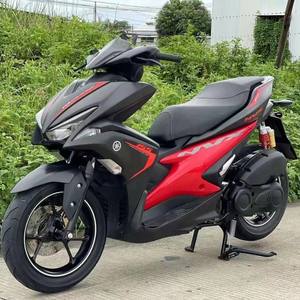 Scooter Yamaha NVX 155cc importé, à injection électrique assistée par carburant, refroidi par eau, avec freins à disque avant et arrière - Product Image 2