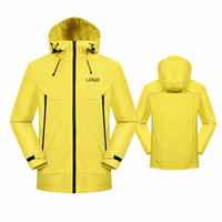 Veste coupe-vent imperméable pour homme, modèle Softshell, avec capuche et design camouflage, idéale pour l'extérieur et les activités sous la pluie.