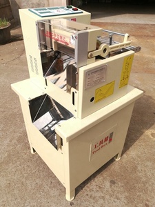 Machine de découpe automatique de haute qualité pour élastiques et bandes de caoutchouc, largeur de coupe 165 mm, avec engrenage central pour l'habillement (Bois) - Product Image 4