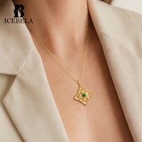 Vente en gros de colliers élégants et uniques de luxe en argent sterling 925 avec pendentif trèfle à quatre feuilles plaqué or 18 ct pour femmes