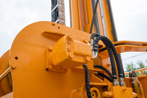 TD-YDX-1000GL Foreuse diamantée sur chenilles à moteur diesel et transmission hydraulique intégrale pour <span class=keywords><strong>forage</strong></span> de puits profonds de 1000 m pour l'exploration géologique et minière - Product Image 4