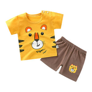 Conjunto de Dos Piezas de Verano 2026 para Niños, Estilo Coreano, Camiseta de Manga Corta y Pantalones Cortos con Estampado de Dibujos Animados en Algodón Puro para Bebés - Product Image 1