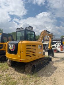 รถขุดตีนตะขาบขนาดเล็ก CAT 305.5E2 มือสองใช้งานน้อย น้ำหนัก 5 ตัน พร้อมอุปกรณ์ตักดิน สำหรับงานขุดฐานรากในสถานที่ก่อสร้าง - Product Image 4