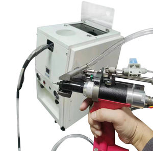 Máquina <span class=keywords><strong>Remachadora</strong></span> <span class=keywords><strong>Radial</strong></span> Automática CNC con Alimentación y Expulsión Automática de Remaches para Nuevas Energías - Product Image 4