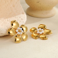 Anting-anting kancing bunga imitasi mutiara emas 18k PVD stainless steel NIMAI Trending, desain halus untuk pesta, perhiasan fesyen, hadiah