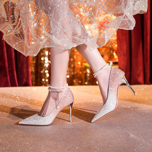 Zapatos de Novia 9888W con Tacón de Aguja Súper Alto, Punta Puntiaguda, Correa en el Tobillo, Decoración de Perlas, Forro de Satén, Brillo Plateado - Product Image 4