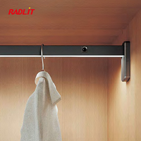 Lampu Kabinet LED Sensor Gerak PIR, Pemasangan di Permukaan, Ramah Lingkungan, Aluminium, Bertenaga Baterai, Modern, untuk Kamar Tidur dan Lemari, 4000K