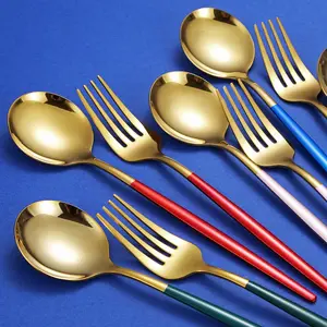 Forquilha de aço inoxidável de bronze com design retrô de luxo, colher, pauzinhos, faca e bife ocidental dourado, utensílios de mesa europeus e americanos