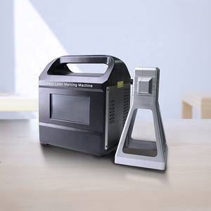 מפעל אוטומטי כף יד 20w 30w 50w חריטה לייזר מכונת סימון לייזר סיב cnc נייד מתכת - Product Image 1