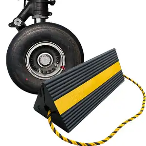 Cuña de rueda de goma portátil de alta resistencia a impactos severos para automóviles, aviones, camiones, RV AWC01