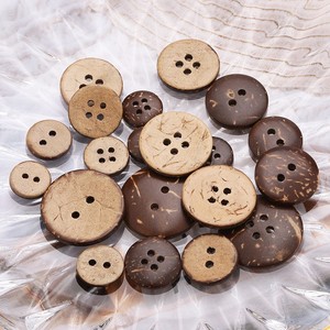 Wholesale Handmade <strong>Coconut</strong> Wood <strong>Buttons</strong> - 4-Hole DIY Decorative <strong>Buttons</strong> For Children's Clothes - Product Image 3