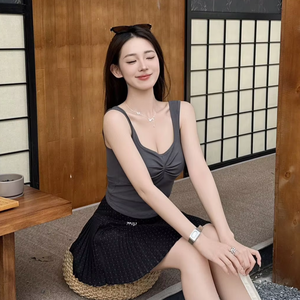 #1052 di fabbrica Custom pieghettato ampio cinturino Design alto elastico raccolto Top di alta qualità in cotone canotta per le donne costruito in reggiseno - Product Image 3