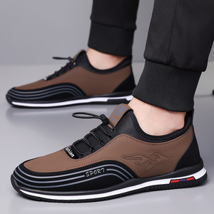 Chaussures de marche pour hommes, bout rond, tige synthétique, semelle extérieure en caoutchouc antidérapante, couleur unie, style sport, logo embossé - Product Image 2