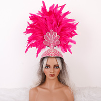 Coiffe en plumes de haute qualité avec décorations en strass, disponible en plusieurs couleurs pour les défilés de samba brésiliens