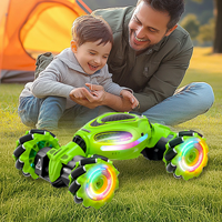 OSHI 1611-PRO Verde 2.4Ghz Escala 1:18 Coche de Acrobacias 4WD Vehículo Giratorio Control por Reloj Coches RC Regalo de Navidad para Niños