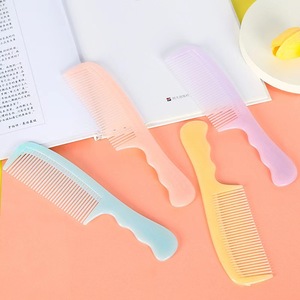 หวีพลาสติกหลากสี ใช้ได้หลากหลาย สำหรับใช้ในบ้านและเป็นของขวัญ - Product Image 5