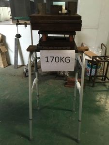 Déambulateurs et déambulateurs en alliage d'aluminium junior à deux boutons de conception pliante standard avec roues pour personnes âgées - Product Image 5