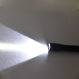 5 wát LED Đèn pin không thấm nướ<span class=keywords><strong>c</strong></span> <span class=keywords><strong>c</strong></span>ầm tay ánh sáng tốt nhất <span class=keywords><strong>C</strong></span>ắm Trại Ngoài Trời Đèn pin Torch - Product Image 6