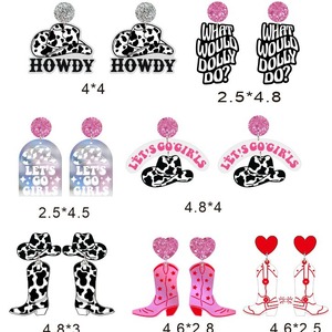 Orecchini a perno da donna in plastica a forma di stivali da cowboy, cappello da cowboy e scritta 'Howdy Let's Go', accessori - Product Image 1