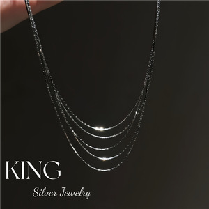 Collar de Cinco Capas con Diseño de Espina de Serpiente, Chapado en Oro, de la Marca King Silver Jewelry, Elegante, Ligero, de Lujo y Diseño Clásico - Product Image 2